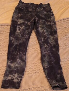 lululemon athletica Black & Gray Tie-Dye Leggings